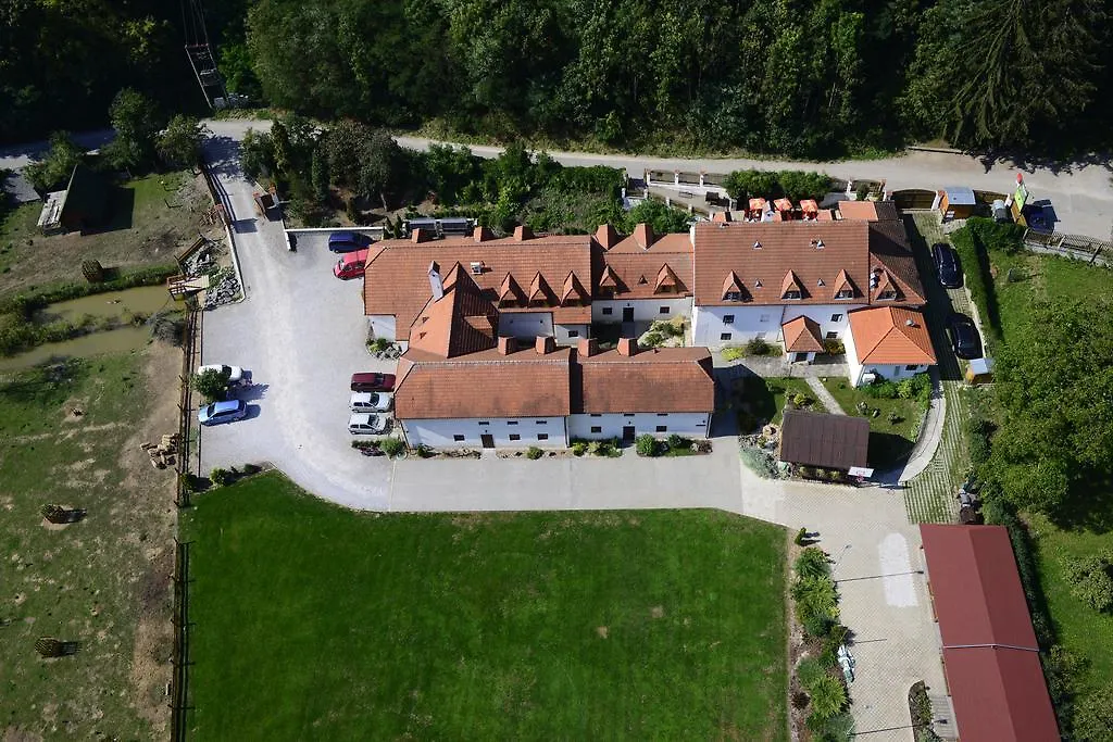 Pension Kadlcuv Mlyn Brno 3*,